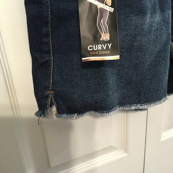 One 5 One Stretchy Curvy Denim Shorts - Picture 2 of 7